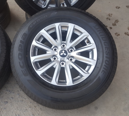 ขายล้อMitsubishi Triton ขอบ17 ยางปี14  4 ล้อ