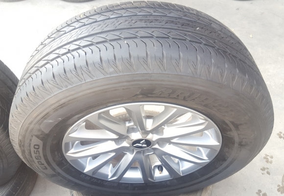 ขายล้อMitsubishi Triton ขอบ17 ยางปี14  4 ล้อ
