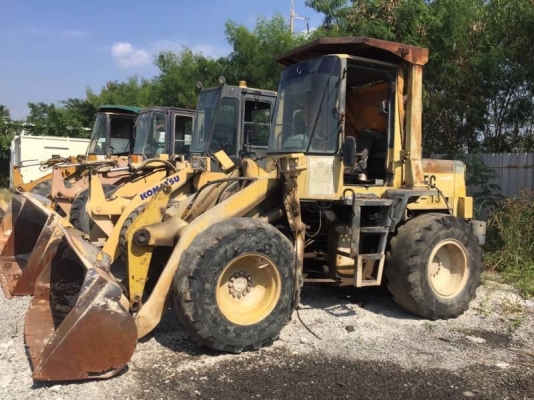 ขาย 650,000 รถตักล้อยางเอวอ่อน KOMATSU wa 120-3 เครื่องแรง เกียร์ดี เอวแน่น ยางสวย หัวเก๋ง รถพร้อมใช้ รถอยู่ ชลบุรี 090-772-3710 090-772-3708