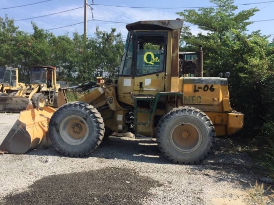 ขาย 650,000 รถตักล้อยางเอวอ่อน KOMATSU wa 120-3 เครื่องแรง เกียร์ดี เอวแน่น ยางสวย หัวเก๋ง รถพร้อมใช้ รถอยู่ ชลบุรี 090-772-3710 090-772-3708