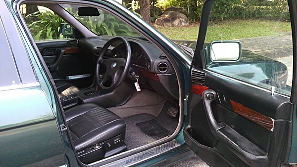 หล่อมาก หรูดูภูมิฐาน สวยสมบูรณ์แบบ ทั้งภายนอกภายใน  ภาษีไม่ขาด แอร์หนาว