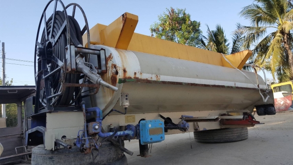 ขายถังบรรจุ น้ำมันได้3200ลิตร สำหรับ6ล้อ  พร้อมสายและ หัวจ่าย ยาว3.80 เมตร คัสซี 82เซนติเมตร  ราคา55,000 บาท