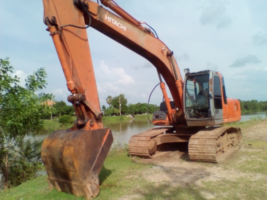 HITACHI ZX 200 -1รถพร้อมใช้ เครื่องดี ช่วงล่างแน่น เอกสารเล่มทะเบียนพร้อมโอน