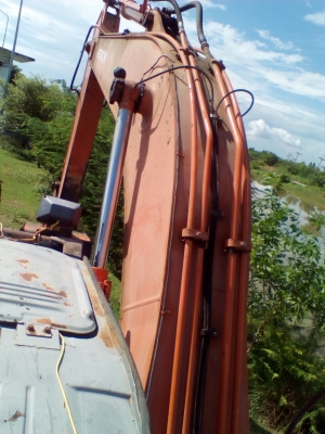 HITACHI ZX 200 -1รถพร้อมใช้ เครื่องดี ช่วงล่างแน่น เอกสารเล่มทะเบียนพร้อมโอน