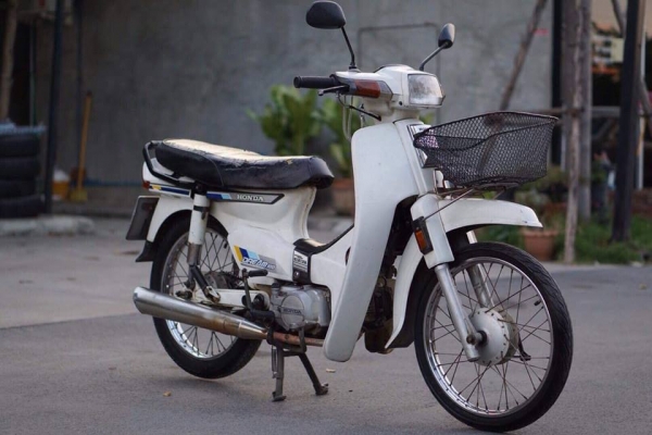 ร้าน วุฒิ นนบุรี ขาย HONDA ครีม100cc. รถสวยเดิมๆ