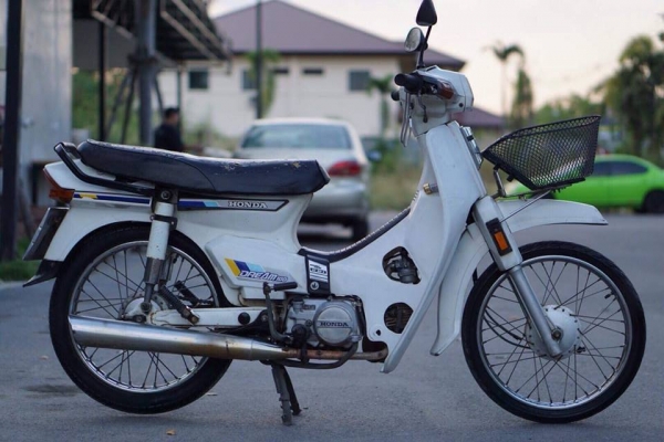 ร้าน วุฒิ นนบุรี ขาย HONDA ครีม100cc. รถสวยเดิมๆ ร้าน วุฒิ นนบุรี ขาย HONDA ครีม100cc. รถสวยเดิมๆ