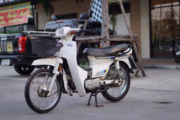 ร้าน วุฒิ นนบุรี ขาย HONDA ครีม100cc. รถสวยเดิมๆ ร้าน วุฒิ นนบุรี ขาย HONDA ครีม100cc. รถสวยเดิมๆ