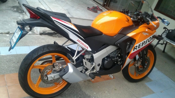 ขายด่วน-ไม่แพง!! ฮอนด้า CBR150R รถมือ2สภาพใหม่เอี่ยม ซื้อมาจอดไว้เฉยๆ ขายด่วน-ไม่แพง!! ฮอนด้า CBR150R รถมือ2สภาพใหม่เอี่ยม ซื้อมาจอดไว้เฉยๆ