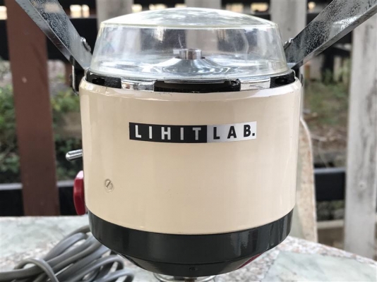 เครื่องเจาะกระดาษไฟฟ้า LIHIT LAB. รุ่น 2001/AA-SIX MADE IN JAPAN เครื่องเจาะกระดาษไฟฟ้า LIHIT LAB. รุ่น 2001/AA-SIX MADE IN JAPAN