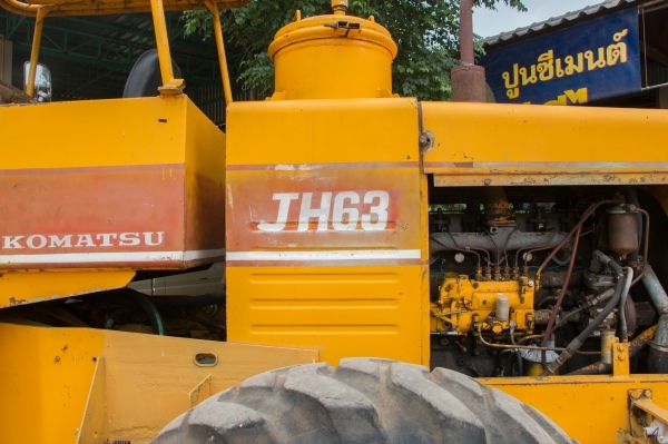 ขายรถตักล้อยางครับ JH63 เอวอ่อน สภาพสวย พร้อมใช้งานครับ