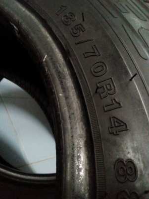 185/70R14  DEESTONE NAKARA ปี16  มี 2 เส้น โทร.081-427-3941 ตจว.ส่งได้ครับ ไอดีไลน์ 0814273941