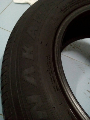 185/70R14  DEESTONE NAKARA ปี16  มี 2 เส้น โทร.081-427-3941 ตจว.ส่งได้ครับ ไอดีไลน์ 0814273941