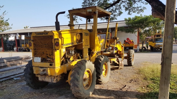 รถเกรดแชมเปี้ยน ราคา 600,000 เอวอ่อนมีทะเบียน กทม