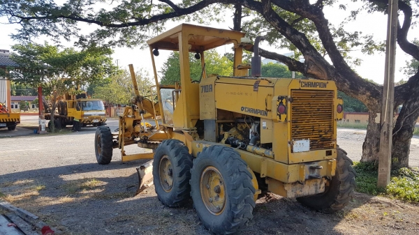 รถเกรดแชมเปี้ยน ราคา 600,000 เอวอ่อนมีทะเบียน กทม