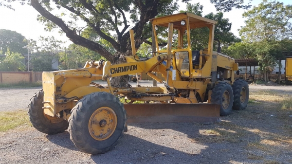 รถเกรดแชมเปี้ยน ราคา 600,000 เอวอ่อนมีทะเบียน กทม