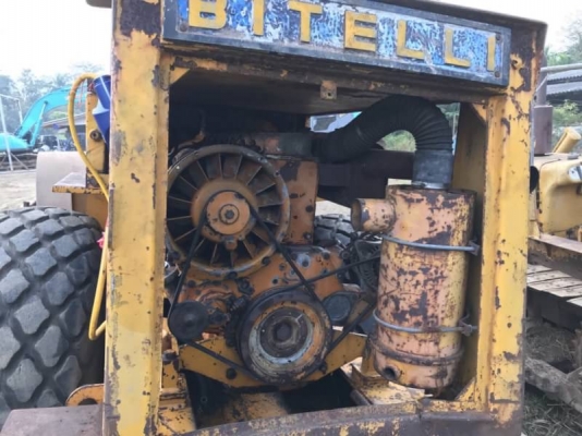 ขาย 355,000 บาท รถบด BETELLI  2 เพลา เครื่องดี. เกียร์ดี สภาพพร้อมใช้.  เอกสารอินวอยท์  สินค้าอยู่  นครปฐม โทร&amp;ไอดีไลน์ 0610710295