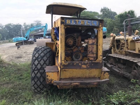 ขาย 355,000 บาท รถบด BETELLI  2 เพลา เครื่องดี. เกียร์ดี สภาพพร้อมใช้.  เอกสารอินวอยท์  สินค้าอยู่  นครปฐม โทร&amp;ไอดีไลน์ 0610710295