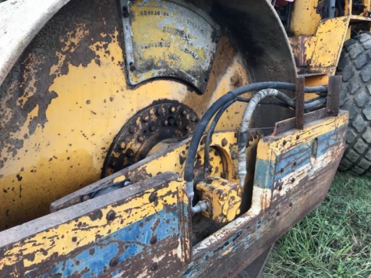 ขาย 355,000 บาท รถบด BETELLI  2 เพลา เครื่องดี. เกียร์ดี สภาพพร้อมใช้.  เอกสารอินวอยท์  สินค้าอยู่  นครปฐม โทร&amp;ไอดีไลน์ 0610710295