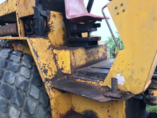 ขาย 355,000 บาท รถบด BETELLI  2 เพลา เครื่องดี. เกียร์ดี สภาพพร้อมใช้.  เอกสารอินวอยท์  สินค้าอยู่  นครปฐม โทร&amp;ไอดีไลน์ 0610710295