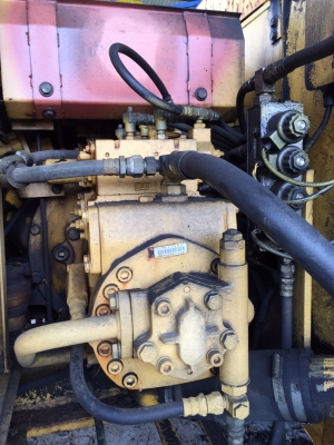 Komatsu PC120-5 คอนโทรลสั้น เครื่องปั้มเดิมแท้ทั้งคัน มีใบมีดหน้า สนใจติดต่อ0813553478(คุณโย)