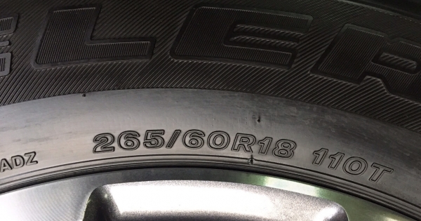 แม็กป้ายแดง Ford ranger wildtrak ขอบ18 พร้อมยางป้ายแดง Bridgestone 265-60-18 ปี 17 ตุ่ม เส้นสีชัดๆ