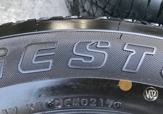 แม็กป้ายแดง Ford ranger wildtrak ขอบ18 พร้อมยางป้ายแดง Bridgestone 265-60-18 ปี 17 ตุ่ม เส้นสีชัดๆ