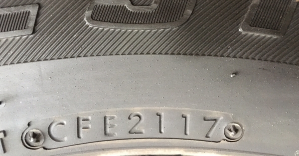 แม็กป้ายแดง Ford ranger wildtrak ขอบ18 พร้อมยางป้ายแดง Bridgestone 265-60-18 ปี 17 ตุ่ม เส้นสีชัดๆ