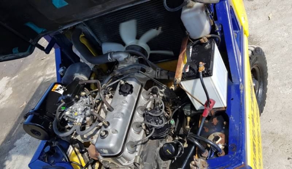 ขายด่วนรถยกKOMATSU FG15-16ยก2ตันเสาสูง3เมตรตัวใหม่ล่าสูดยางตันรถนอกเพื่งนำเข้ามาใหม่ยังไม่เคยใช้งานในไทยเลย