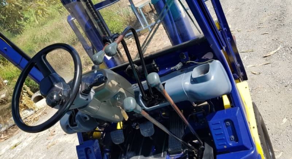 ขายด่วนรถยกKOMATSU FG15-16ยก2ตันเสาสูง3เมตรตัวใหม่ล่าสูดยางตันรถนอกเพื่งนำเข้ามาใหม่ยังไม่เคยใช้งานในไทยเลย