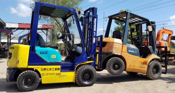 ขายด่วนรถยกKOMATSU FG15-16ยก2ตันเสาสูง3เมตรตัวใหม่ล่าสูดยางตันรถนอกเพื่งนำเข้ามาใหม่ยังไม่เคยใช้งานในไทยเลย