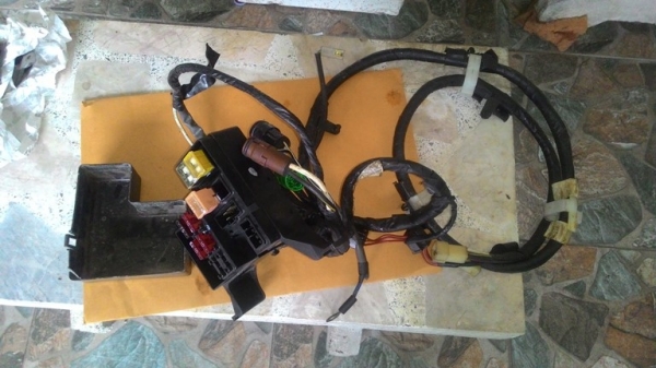 ขายกล่องฟิวส์ฮีโร่ พร้อมสายไฟครบ (รวมส่งครับ)