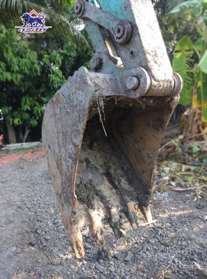 ขายรถแบ็คโฮ KOBELCO SK135SR YY04 รถบ้านฝากขาย สภาพเทพบุตร พร้อมลงงานได้ทันที