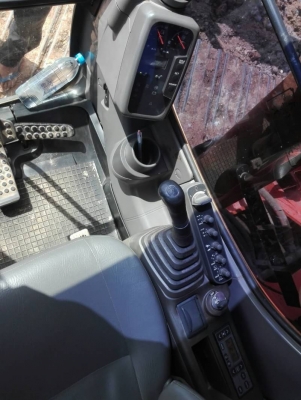 ขาย 1,390,000 HITACHI zx 200-1 JANPAN ทำงาน 15,000 ชม. ไฟฟ้าสมบูณร์ เครื่องดี ปั้มแรง เอวแน่น ช่วงล่างสวย อินวอยทร์ รถอยู่ จันทบุรี 090-772-3710 090-772-3708