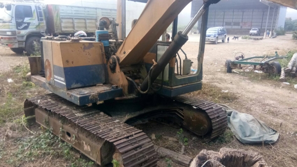 ขายด่วนรถแบคโฮKOMATSU. PC60=3สภาพพร้อมใช้งาน