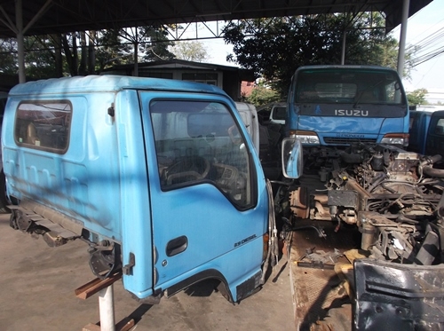 ขายหัว ISUZU  NPR 12V  หัวนอก อุปกรณ์ครบ  สภาพสวยๆ 45,000-50,000บาท  มี8หัวให้เลือก