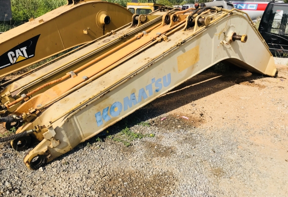 ขาย บูม อารม komatsu pc200-7 สวยๆ ขาย บูม อารม komatsu pc200-7 สวยๆ