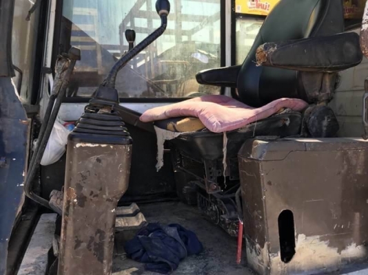 ขาย 425,000 บาท KOMATSU PC120-5 คอนโทรลยาว  เครื่องดี ปั้มแรง โช่หนา เอวแน่น (ไฟฟ้าครบ -มอเตอร์คันเร่งอยู่) เอกสารชื่อขาย  รถอยู่  จ.ปทุมธานี. โทร 0610710295