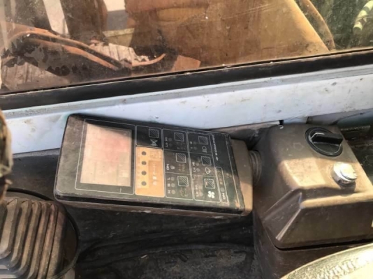 ขาย 425,000 บาท KOMATSU PC120-5 คอนโทรลยาว  เครื่องดี ปั้มแรง โช่หนา เอวแน่น (ไฟฟ้าครบ -มอเตอร์คันเร่งอยู่) เอกสารชื่อขาย  รถอยู่  จ.ปทุมธานี. โทร 0610710295