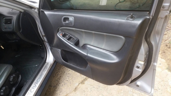 ขายรถบ้านสวยพร้อมใช้ปลายปี99ไฟท้ายเม็ดข้าวโพดแอแบ๊คABSดิสสี่ล้อ