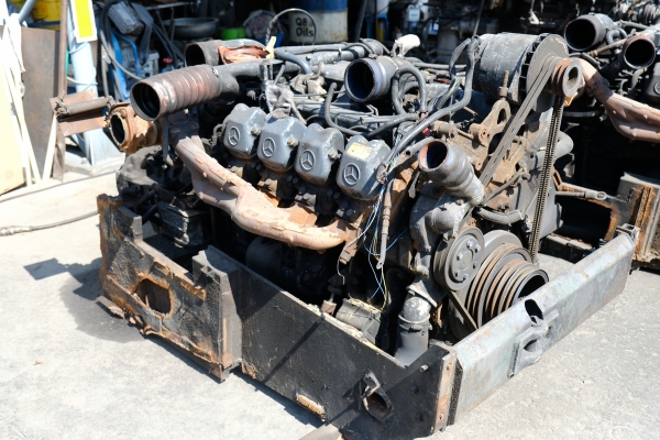 Mercedes Benz OM442LA