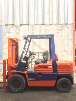 ขายด่วนน โคตรถูกก!! TOYOTA รุ่น 5 FD30 เสา 3 เมตร เกียร์ Manual