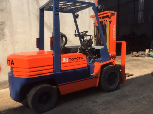 ขายด่วนน โคตรถูกก!! TOYOTA รุ่น 5 FD30 เสา 3 เมตร เกียร์ Manual ขายด่วนน โคตรถูกก!! TOYOTA รุ่น 5 FD30 เสา 3 เมตร เกียร์ Manual