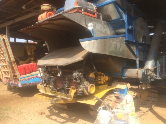 ขาย อภิชาติการช่าง  เครื่อง Ho7d-turbo  ตัวเดิน 10 อภิชาติ เพลาใหญ่ ปั้ม 22  โช่ใหม่ 2 ข้าง 42 ข้อ  ตู้ 5.8 ฟุต อุ้ม 2 ตัน ปาก 2.9 เมตร โรลเลอร์ใหม่ 1 แถว  ราคา 460,000 อยู่สุรินทร์ครับ