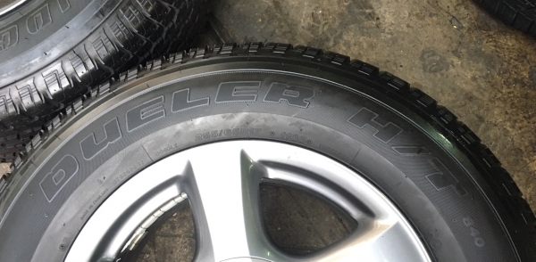 แม็ก ISUZU V-CROSS X-Series ขอบ 17 พร้อมยาง Bridgestone 255-65-17 ปี 14 ตุ่ม เส้นสีชัดๆ