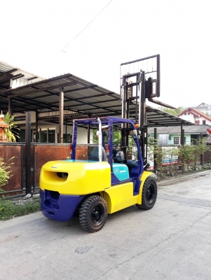 ขายรถยกโฟร์คลิฟท์ KOMAT'SU 5 ตัน ดีเซล เครื่องดี,เกียร์แน่น ขายรถยกโฟร์คลิฟท์ KOMAT'SU 5 ตัน ดีเซล เครื่องดี,เกียร์แน่น