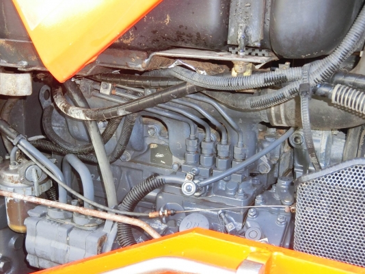 M5000คะพร้อมใบดันหน้า+ผาน6ทำงาน2383ชม รถปี52มีเล่มทะเบียนพร้อมโอนคะ