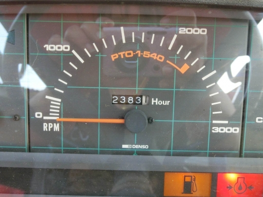 M5000คะพร้อมใบดันหน้า+ผาน6ทำงาน2383ชม รถปี52มีเล่มทะเบียนพร้อมโอนคะ