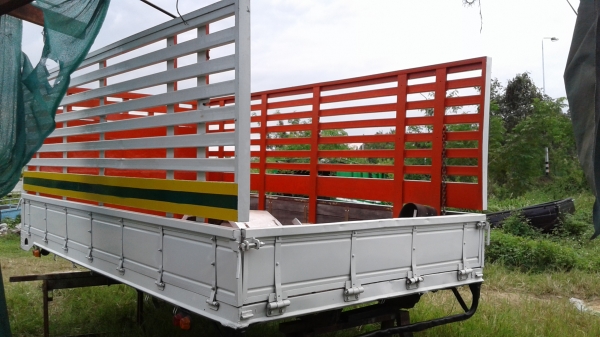 ขายด่วน..กะบะคาโก้.พื้นเหล็ก.รั้วเหล็ก.ยาว4.50เมตร.กว้าง2.20เมตร.สะภาพสวยไม่ผุ