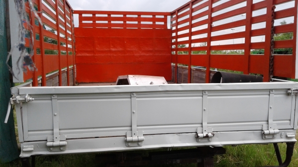 ขายด่วน..กะบะคาโก้.พื้นเหล็ก.รั้วเหล็ก.ยาว4.50เมตร.กว้าง2.20เมตร.สะภาพสวยไม่ผุ