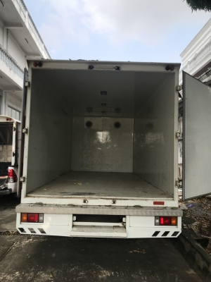 ขายดาว์นรถหกล้อ  ISUZU NPR 150  ปี 2016  ขายดาว์น 400,000 บาท